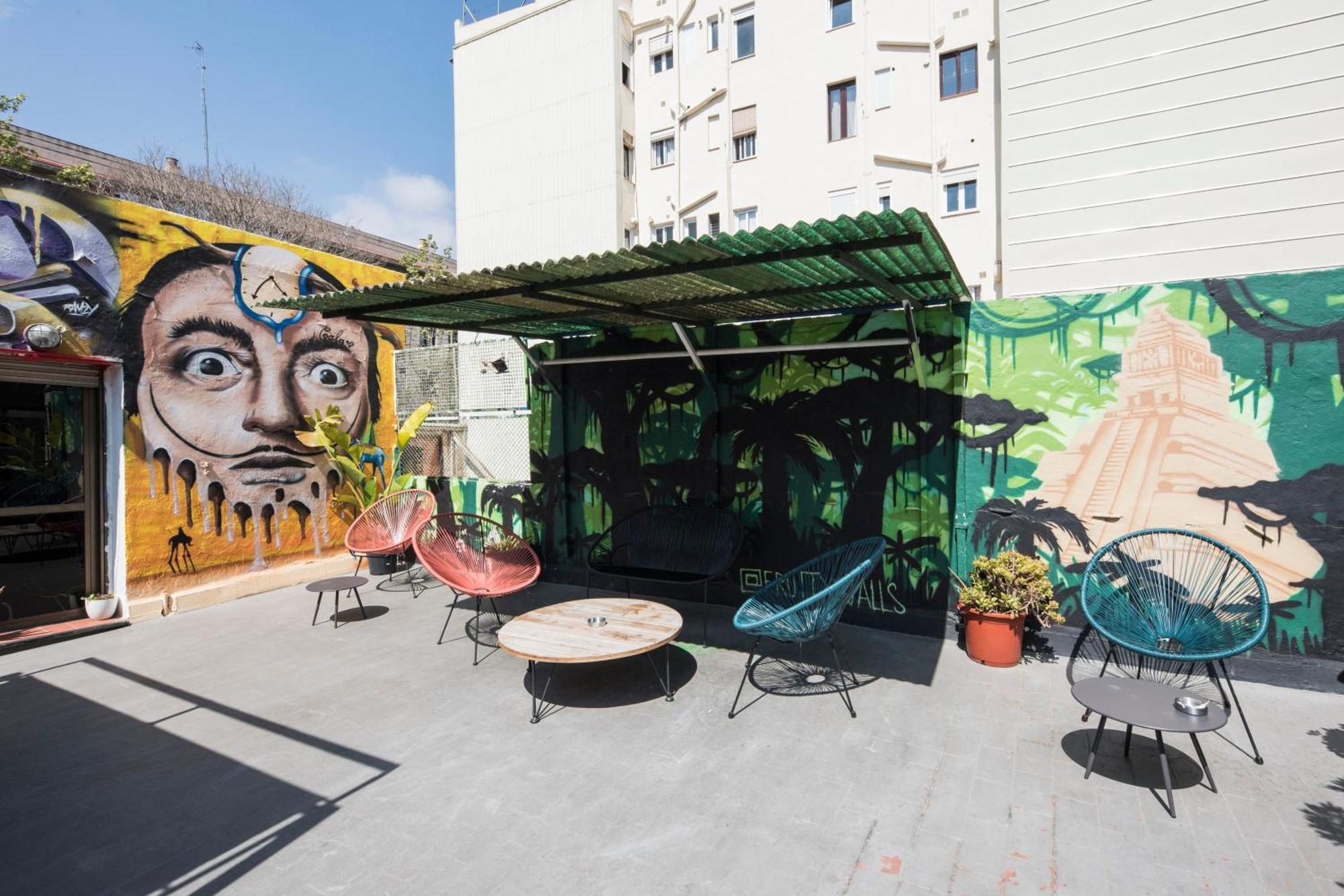 Albergue No Limit Graffiti *
