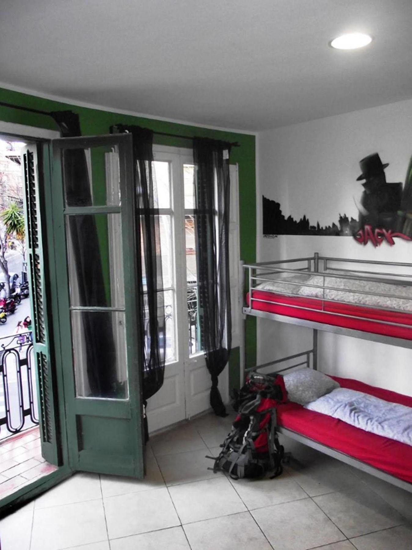 Albergue No Limit Graffiti