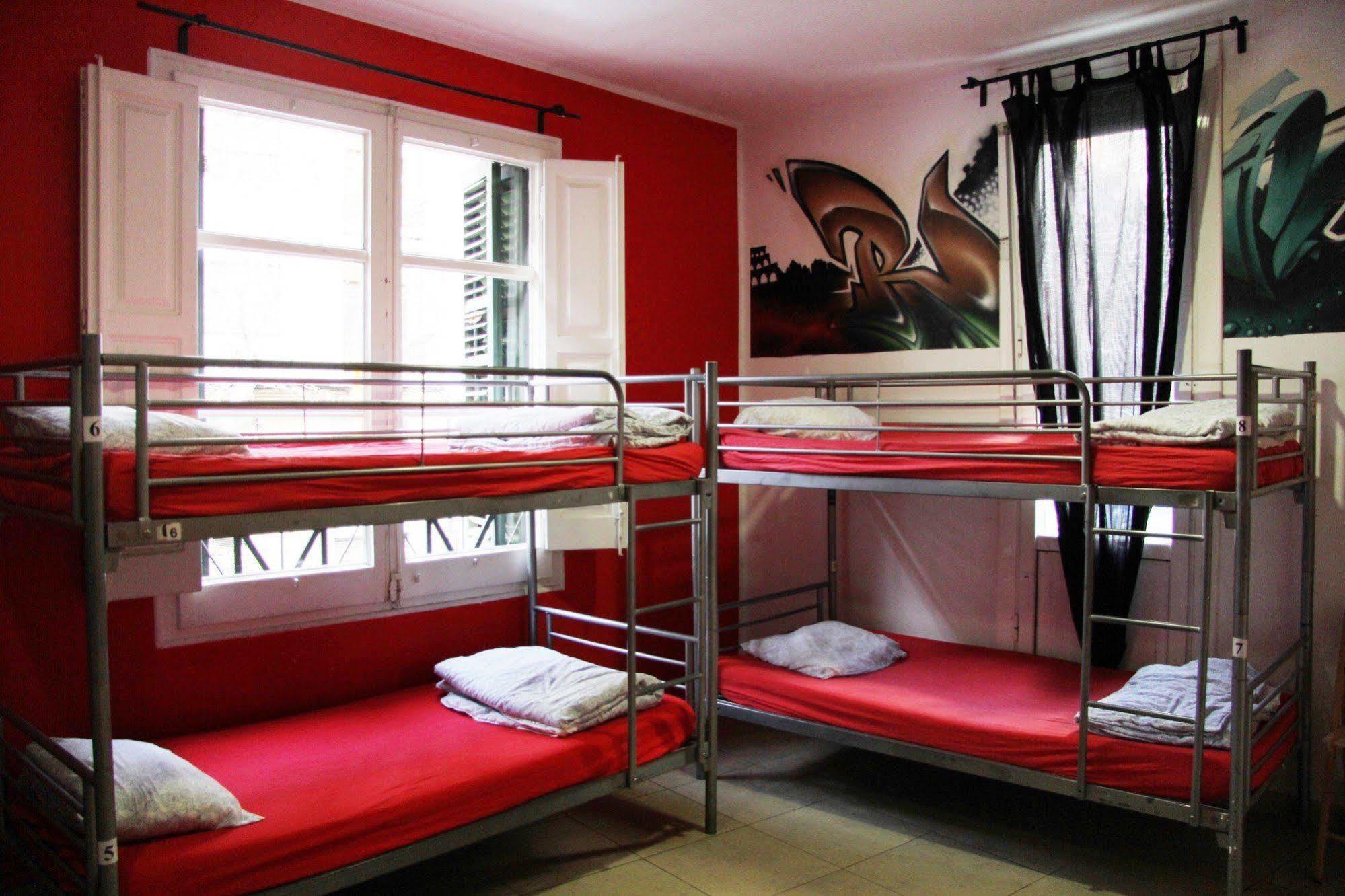 Albergue No Limit Graffiti *