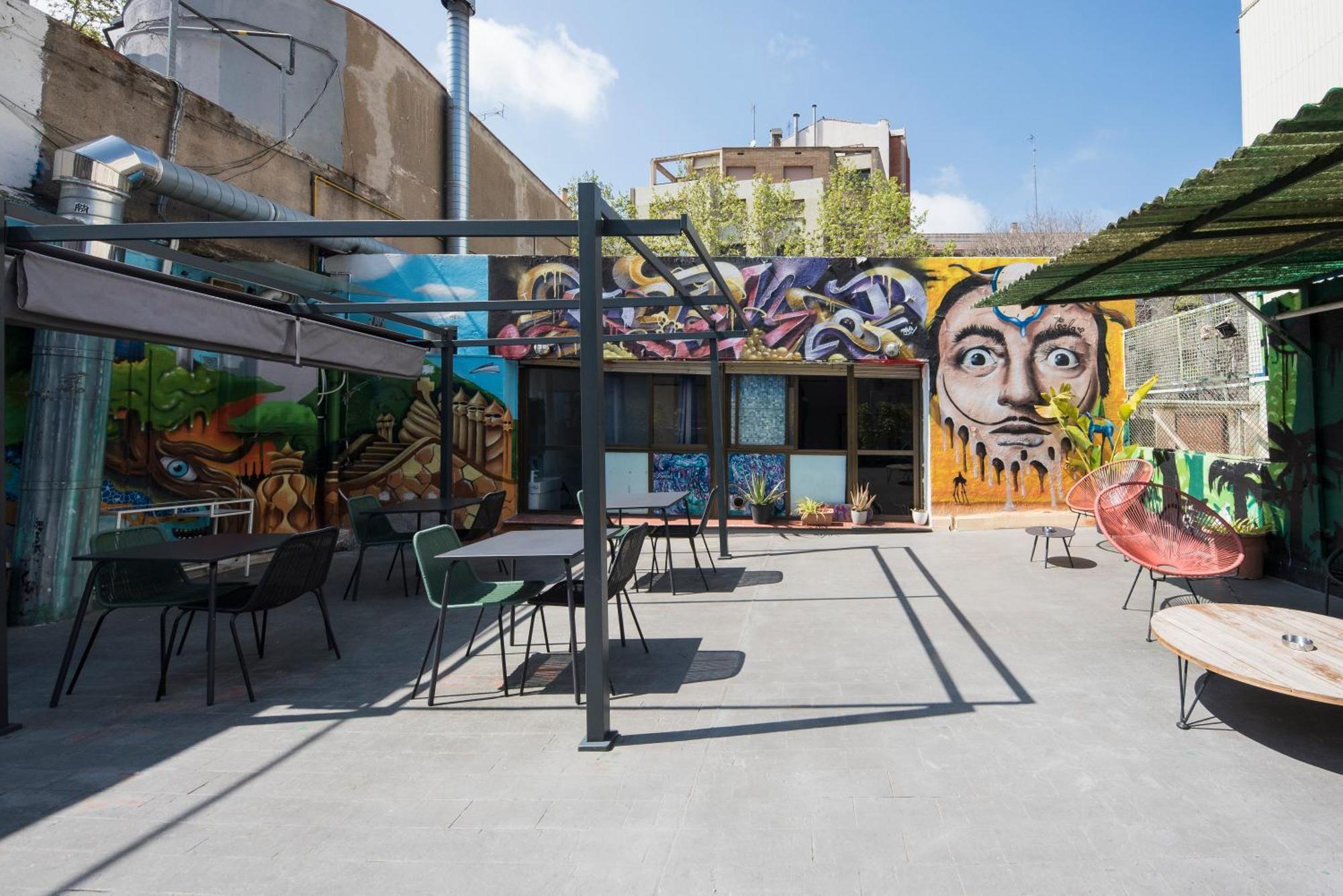 Albergue No Limit Graffiti